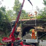 Gleisarbeiten mit Raupenkran